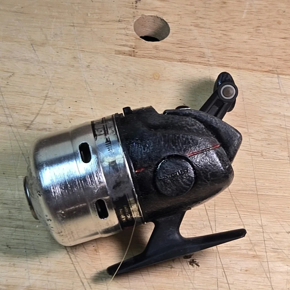 Vintage Daiwa AG80A Graphite High Speed Spin Casting Reel